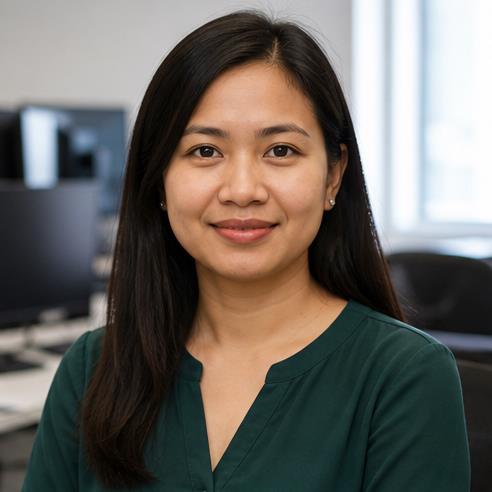 Portrait of Dr. Linh Tran